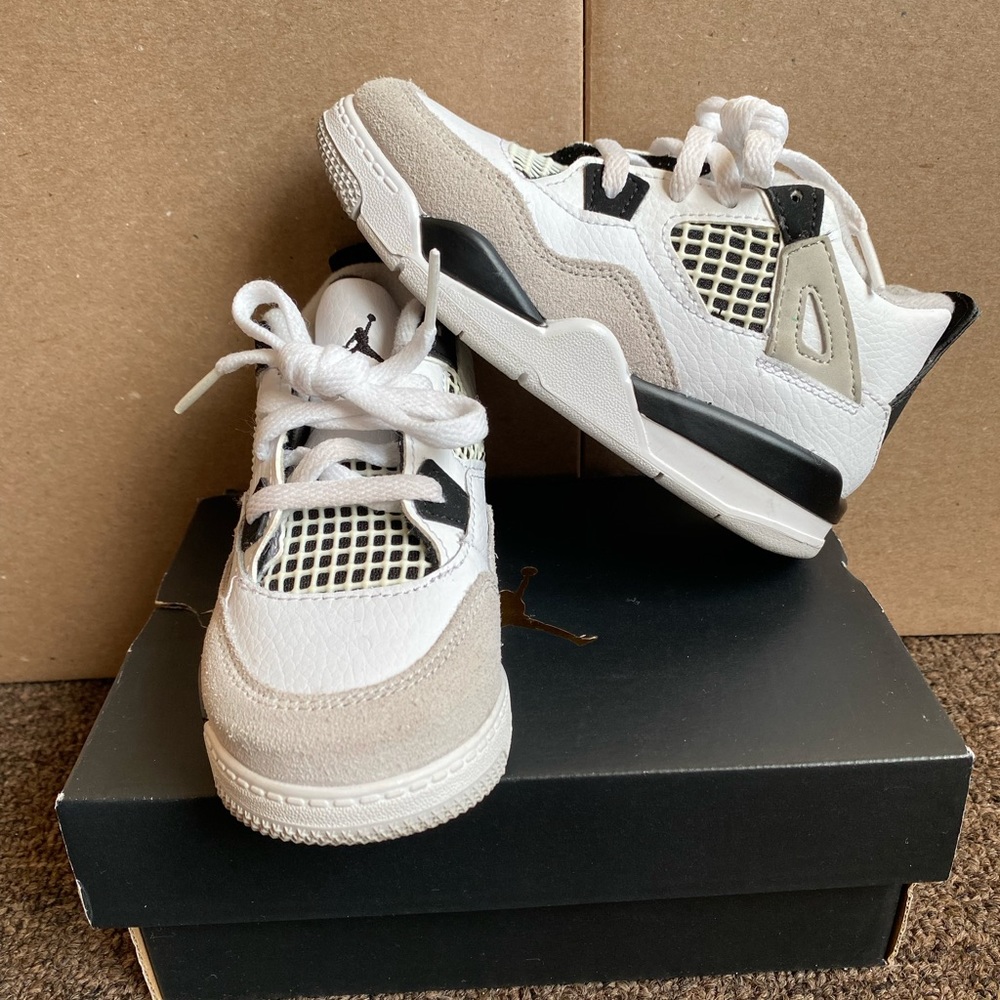 Toddler Jordan 4 Retro “Military Black”